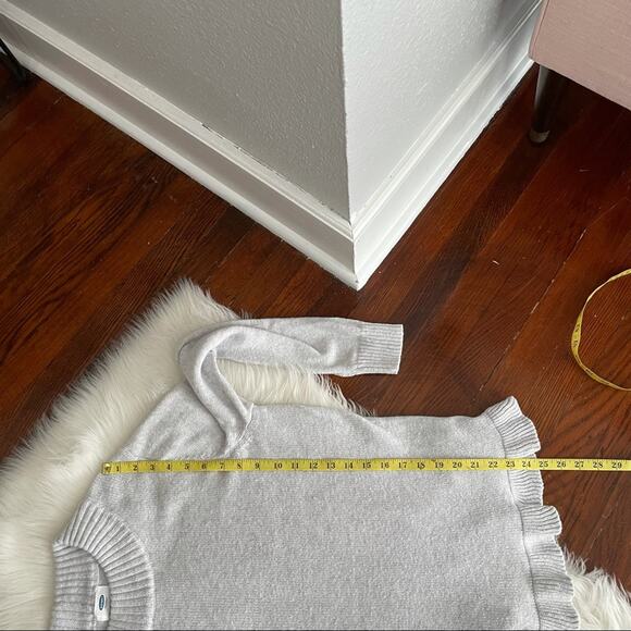 Old Navy Grey Sweater Ruffle Hem size Extra Large Gray Scale - Picture 5 of 5